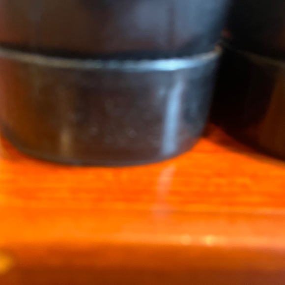 Black whole-cut shoes with broughing size. 42 (9 or 9 1/2)